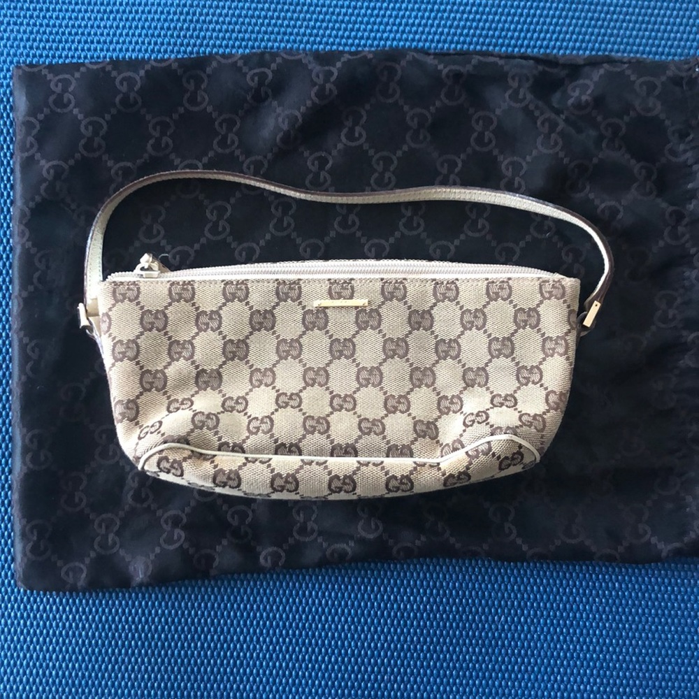 Gucci beige monogram bag